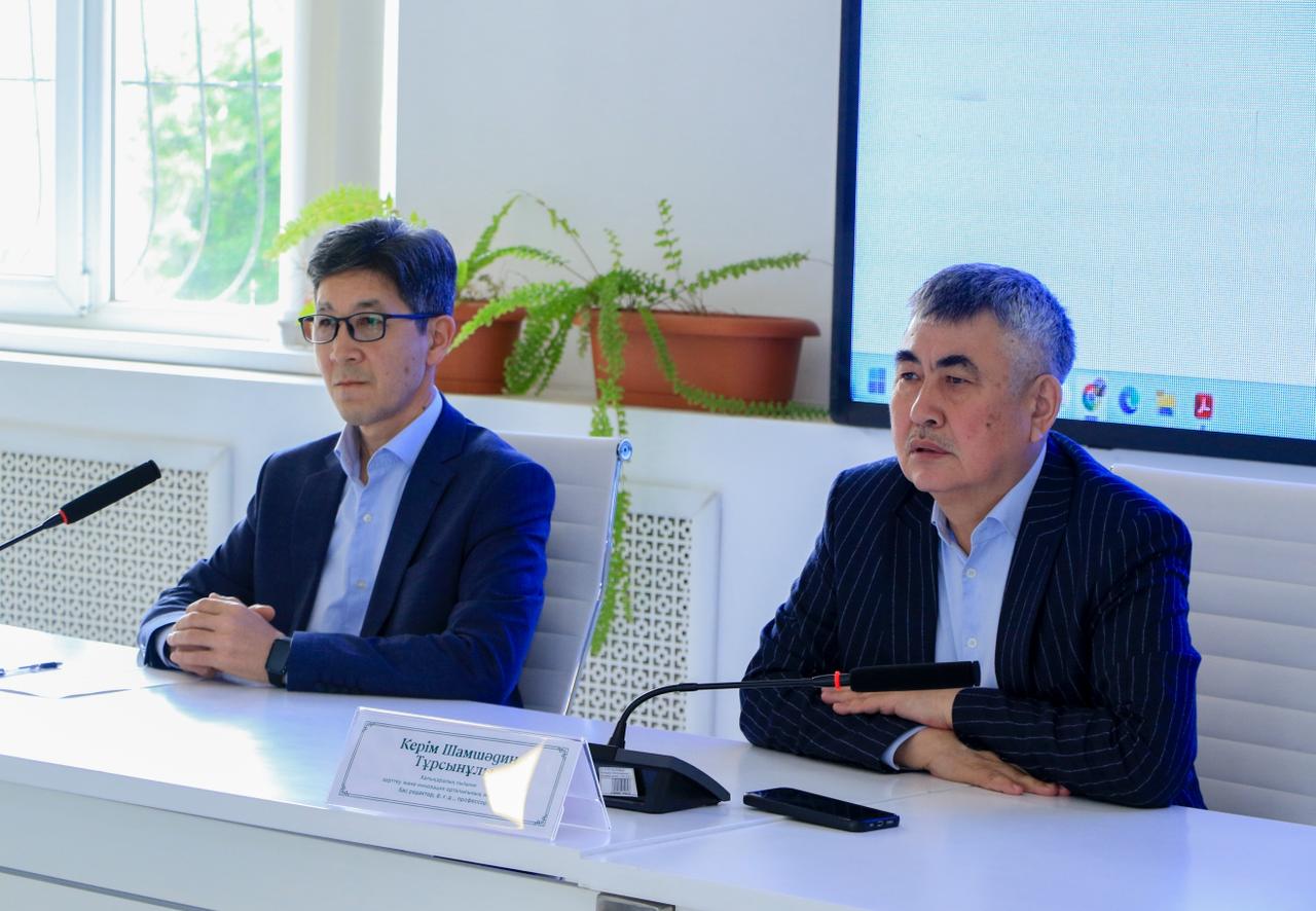 «Нұр-Мүбарак» Египет ислам мәдениеті университетінде «Исламтану зерттеулері» журналының редакциялық алқасымен кездесу өтті